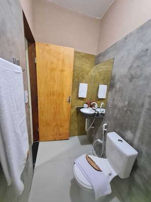 Habitación triple económica | Baño