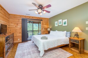5 habitaciones, escritorio y tabla de planchar con plancha 