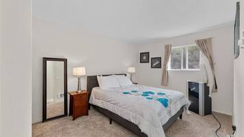 2 bedrooms, iron/ironing board, free WiFi, bed sheets