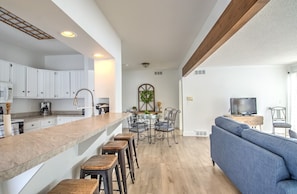 Smart TV - This newly renovated house has 4 bedrooms & 2 bathrooms in Clarklake Michigan. (Clarklake)