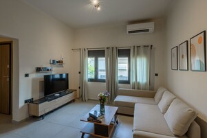 Deluxe Apartment | Living area