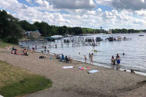 1400 sf 3 bedrooms in Arnolds Park-King bed