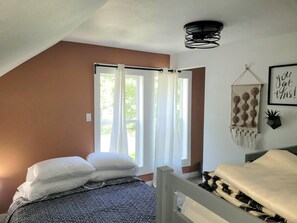 4 chambres, fer et planche à repasser, Wi-Fi gratuit, draps fournis