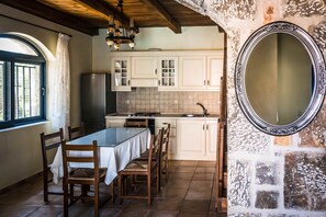 Kühlschrank, Ofen, Herdplatte, Geschirrspüler