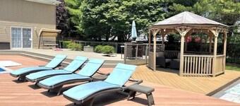 Peaceful Beach Retreat - Heated Pool, Big Backyard, Mini-Bar & Game Room