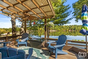 Terrace/patio - The Heron Lake House 2 Kings Bunkbeds Kayaks (Bella Vista)