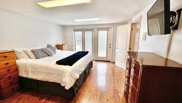 4 habitaciones, escritorio, tabla de planchar con plancha y wifi gratis
