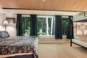3 Schlafzimmer, Schreibtisch, Bügeleisen/Bügelbrett, kostenloses WLAN