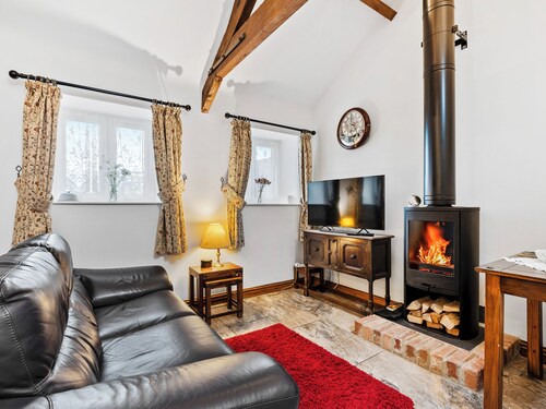 1 bedroom accommodation in South Barrow, near Yeovil