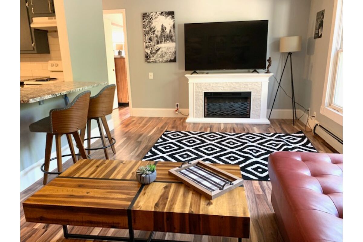 Ritchie’s Titletown Executive Suites: The Cattail Cabin