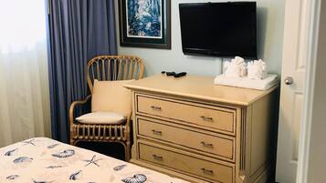 2 bedrooms, desk, iron/ironing board, free WiFi