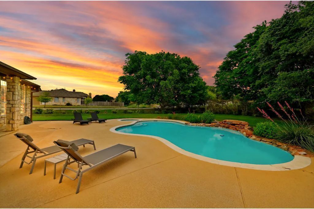 Stunning 5-Bedroom Home with Pool and Bar | Sleeps 10 & Pet Friendly!