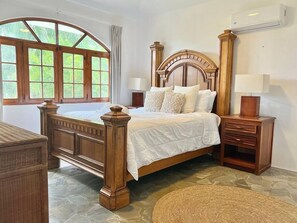 7 bedrooms, iron/ironing board, travel cot, WiFi