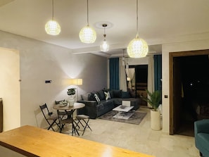 TV - Luxury 1 bedroom in the heart of Gueliz (Marrakech)
