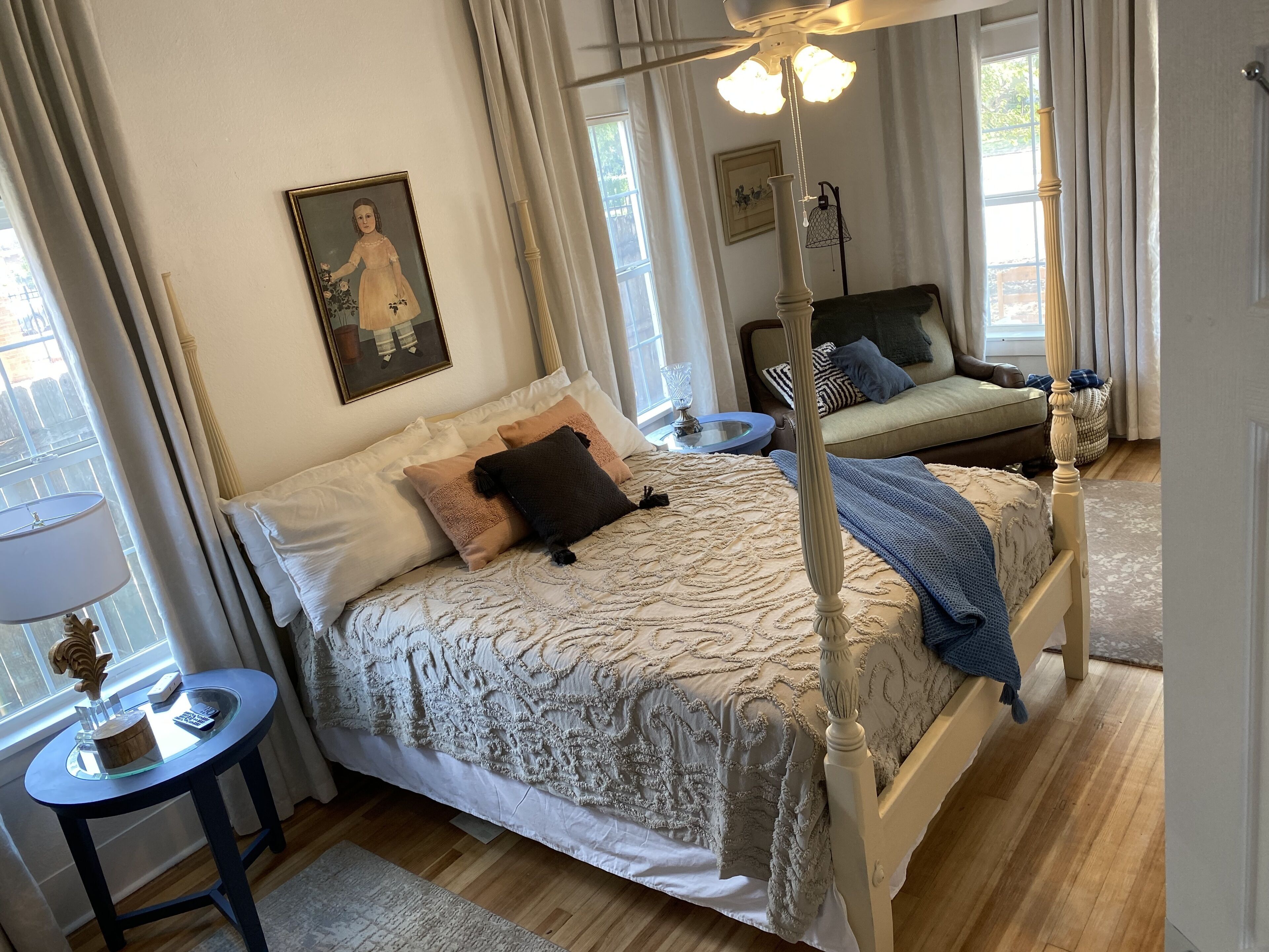 3 室のベッドルーム、アイロン / アイロン台、WiFi (無料)、ベッドシーツ