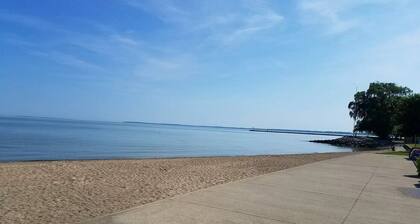 Lakeside Retreat- Lake Erie
