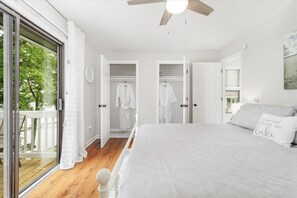 3 bedrooms, iron/ironing board, free WiFi, bed sheets - Renovated in 2024 3 Levels Lakefront Townhouse in the heart of SML. (Moneta)