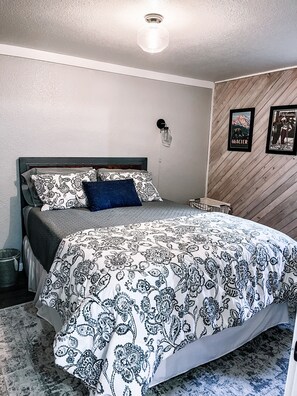 2 Schlafzimmer, Schreibtisch, Bügeleisen/Bügelbrett, kostenloses WLAN