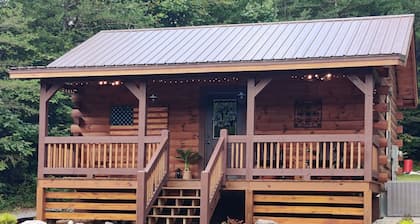 Bennett Lake Tiny Cabin