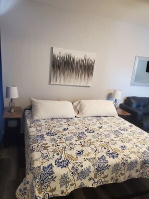 1 bedroom, iron/ironing board, WiFi, bed sheets