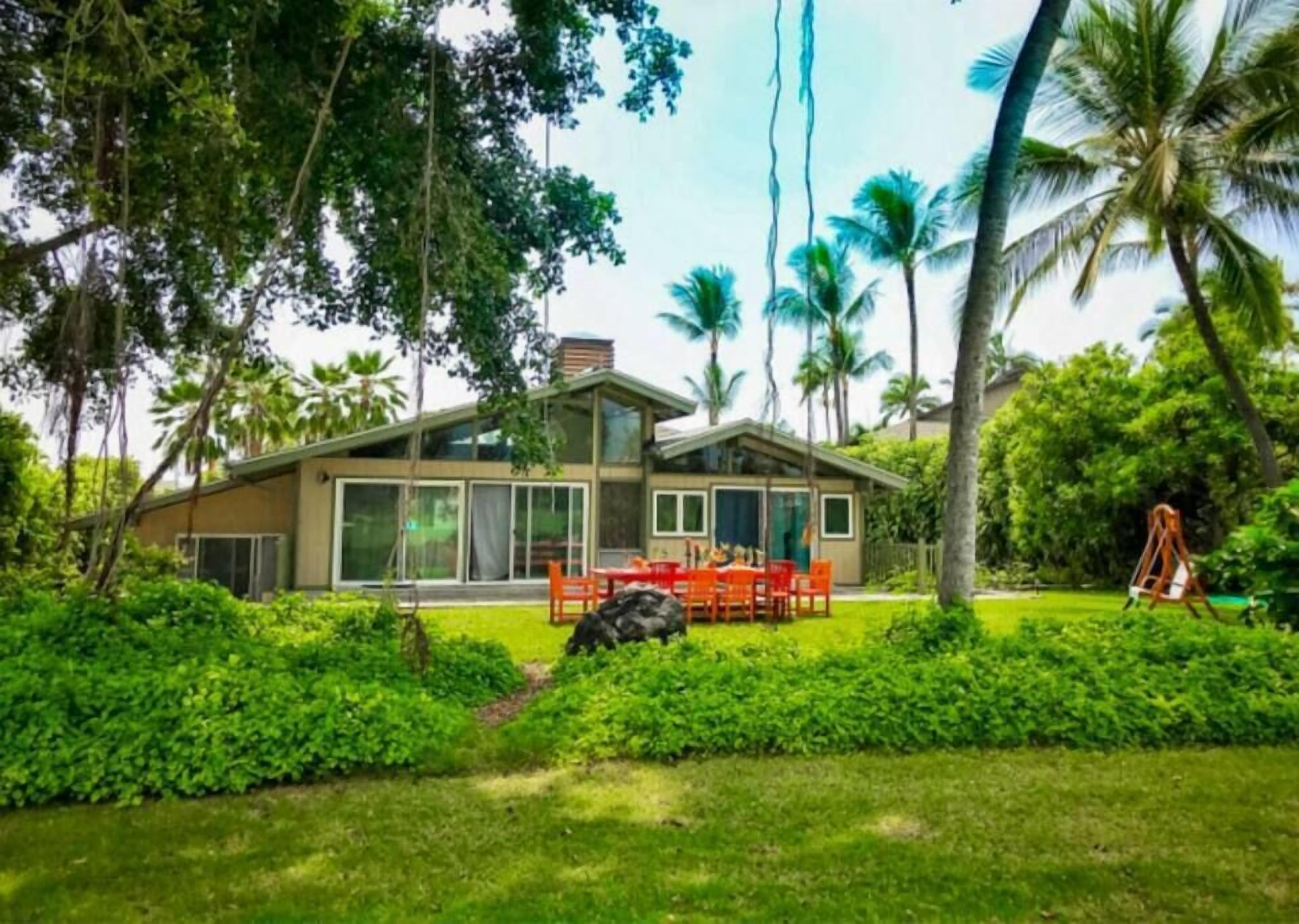 Incredible He'eia Bay Pool Home w/hot tub for 16!