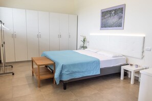 2 bedrooms, bed sheets