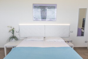 2 bedrooms, bed sheets - C006 - Camerano, new three-room apartment with garden (Camerano)
