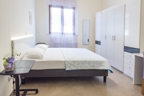 2 bedrooms, bed sheets - C006 - Camerano, new three-room apartment with garden (Camerano)