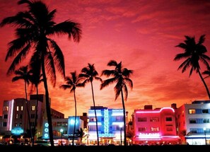 Exterior - Beachfront Art Deco District with Free Beach Lounges and Pool (Miami Beach)