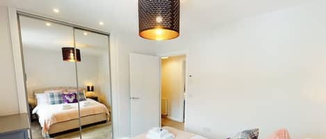 2 chambres, fer et planche Ă repasser, Wi-Fi gratuit, draps fournis