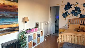 1 bedroom, WiFi, bed sheets