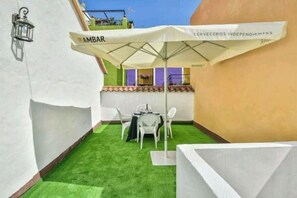 屋外ダイニングエリア