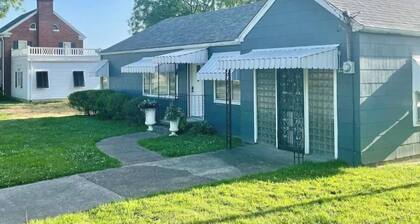 The Bluegrass Cottage, Downtown Beaver Dam, KY