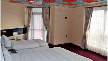 غرفة عادية لاثنين | أغطية فراش متميزة وألحفة محشوة بالريش وواي فاي مجانًا