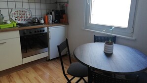 Apartemen | Dapur pribadi | Lemari es, microwave, oven, dan kompor