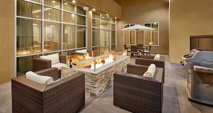 Queen Studio Suite w/ Kitchen Near Disney