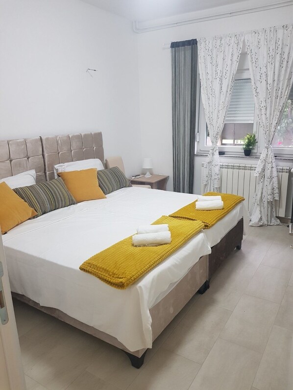 8 Schlafzimmer, WLAN