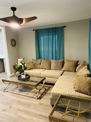 Smart TV - 3bdrm fruit tree home near downtown Orlando (Orlando)