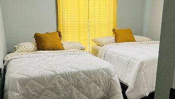 3 bedrooms, in-room safe, desk, iron/ironing board