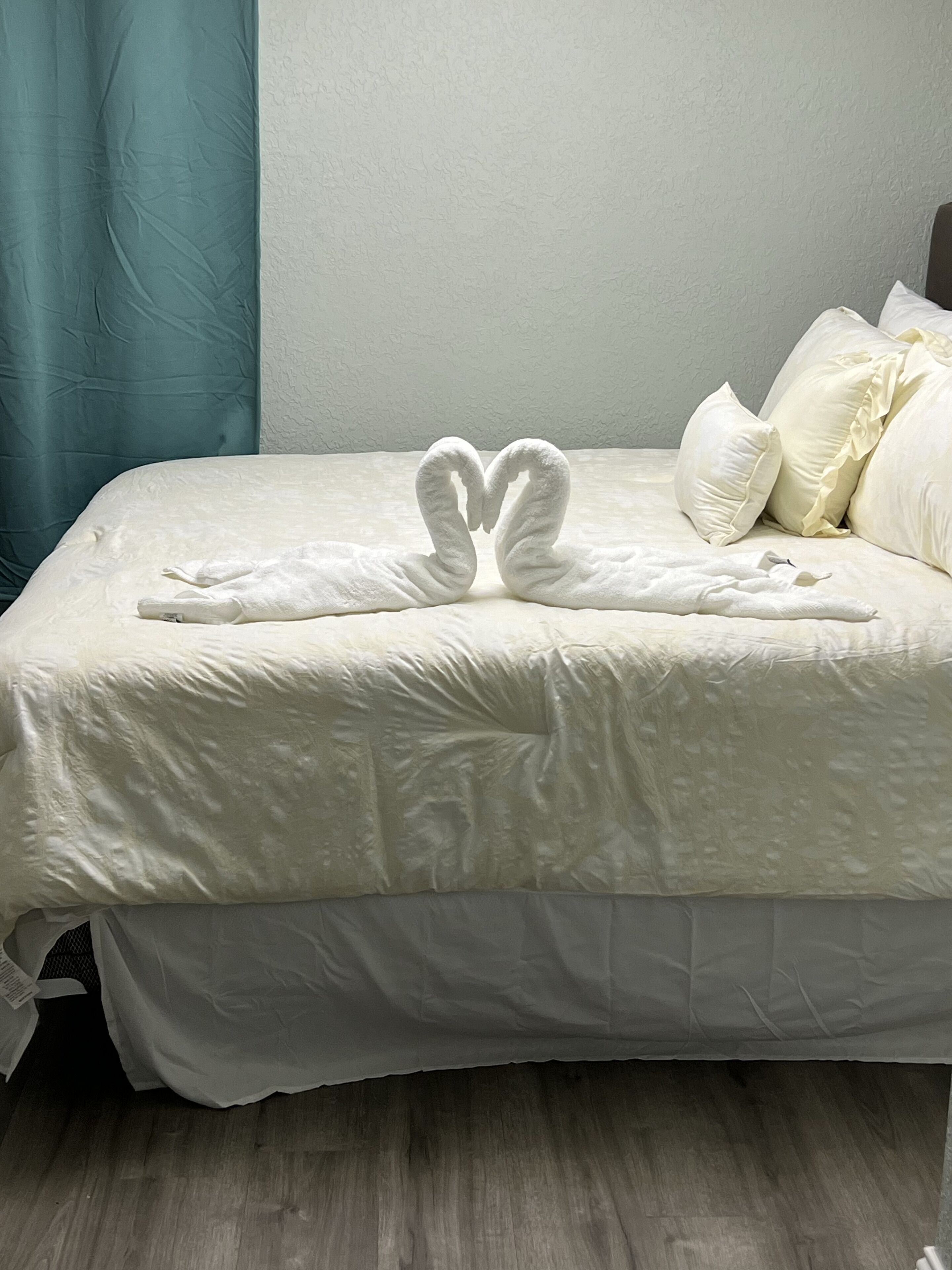 3 bedrooms, in-room safe, desk, iron/ironing board