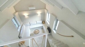 Smart TV, books - Limone ithaca (Ithaki)