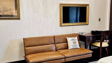 Fernseher, Videospiele, Bücher, Stereoanlage