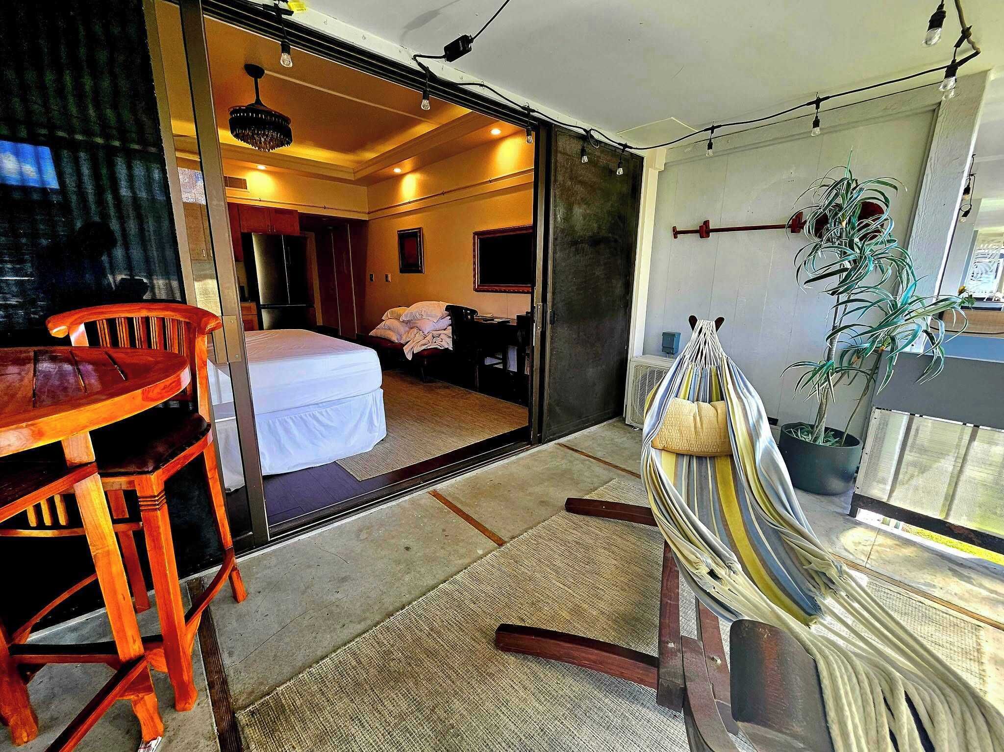 書桌、熨斗/熨衫板、Wi-Fi、床單