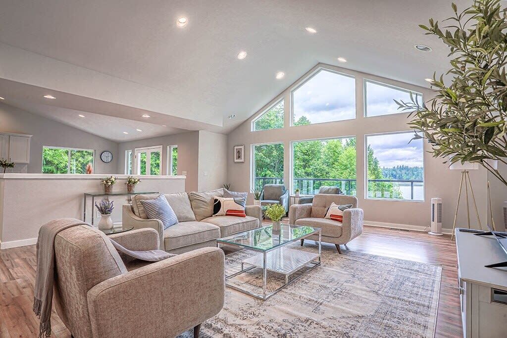 Televisión y oficina 