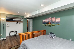 4 bedrooms, iron/ironing board, travel crib, free WiFi