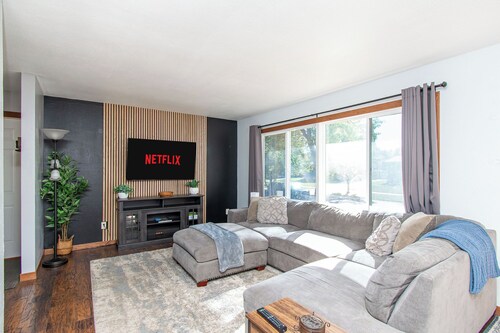 4BR Fenced Yard I King Bed, Games, Pack n Play