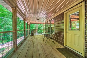 Terrace/patio - Peaceful Decatur Cabin w/ Grill & Fire Pit! (Decatur)