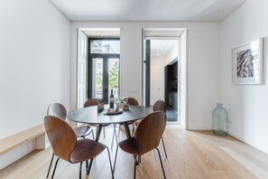 Dining - GuestReady - Mompilher Apartments (Porto)