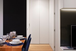 Dining - GuestReady - Mompilher Apartments (Porto)