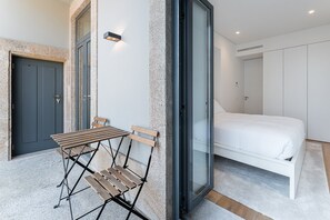 1 bedroom, desk, internet, bed sheets - GuestReady - Mompilher Apartments (Porto)